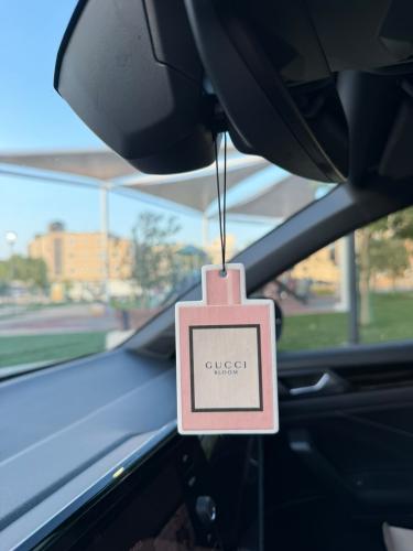معطر للسيارة - GUCCI BLOOM - عطر زهري أنثوي، معلق