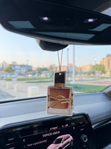 معطر سيارة YSL LIBRE - عطر خشبي شرقي، تعليق سقف ال...