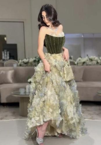 فستان (رويدا)