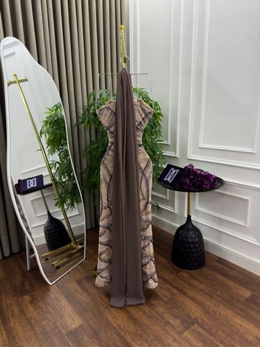 فستان (عتاب)