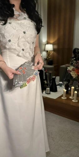 فستان أبيض فخم