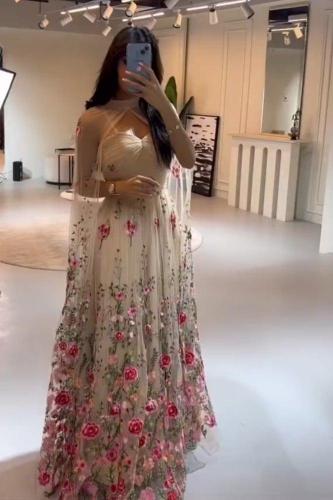 فستان الاناقة بتصميم عصري جميل