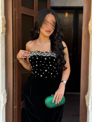 فستان سهرة بتصميم انثوي