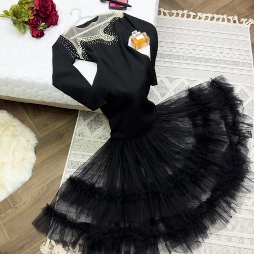 فستان خامة باربي مع تل تايون من الاسفل مع لولو