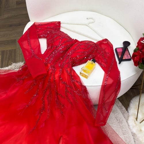 فستان مناسبات ثقيل مطرز يدوي