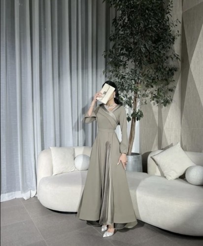 فستان ساتر وانيق للعيد