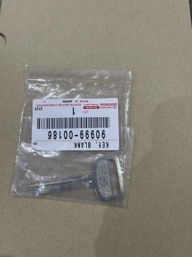 مفتاح لاغلب سيارات تويوتا