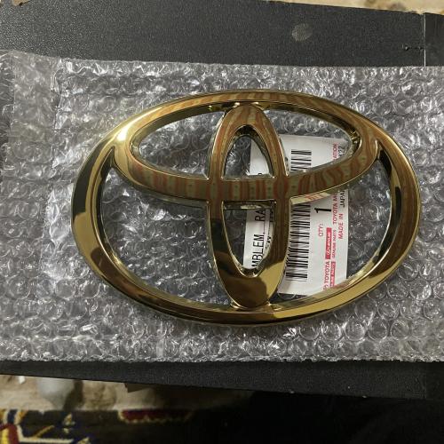 علامة شبك هايلكس 2002-2005