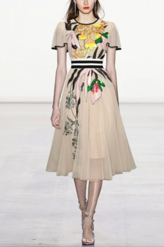 فستان تل بيج مطرز