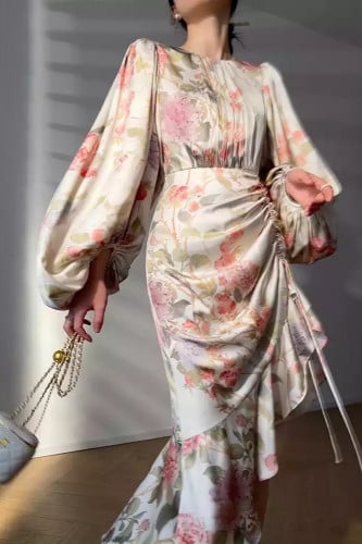 فستان رفلز بطبعات الزهور