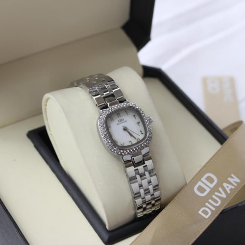 ساعه نسائي فاخرة