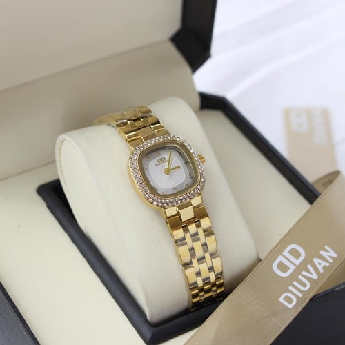 ساعه نسائي فاخرة