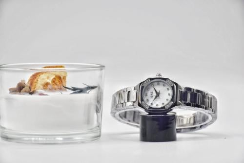 ساعة ايكي فاخرة