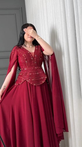 فستان احمر سواريه