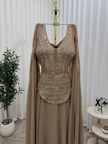 فستان احمر سواريه