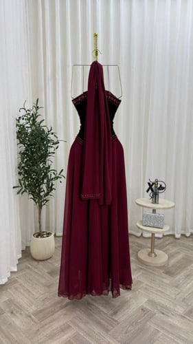 فستان سهرة مخمل وشيفون