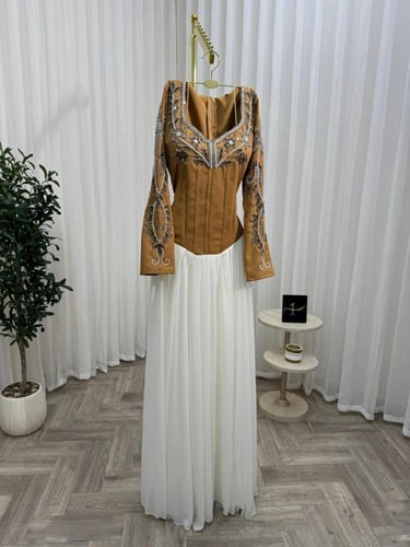 فستان ابيض سواريه