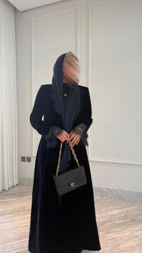 عباية رسمية من المخمل والدانتيل الفاخر - عبايات ساره
