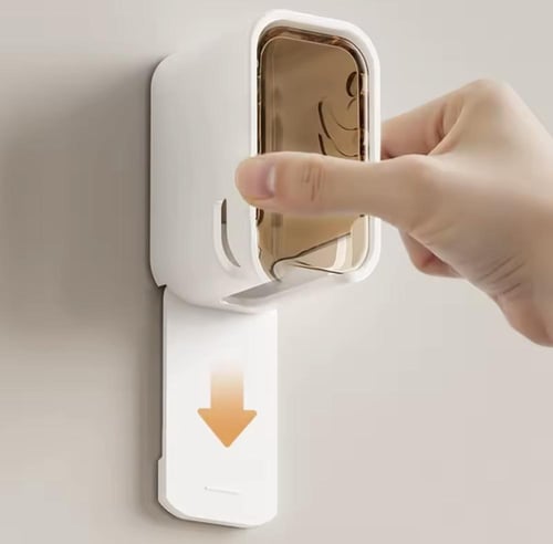 مجموعة من حاملات فرش الأسنان المثبتة على الحائط مع...