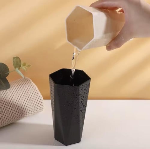 مجموعة أنيقة من حاملات فرشاة الأسنان بتصميم هندسي...