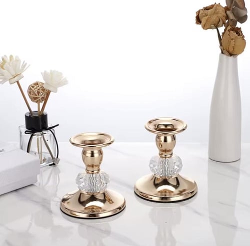 قطعتين من حوامل الشموع المزخرفة. تتميز بتصميم كلاس...