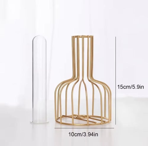 مزهرية معدنية بتصميم هندسي مع أنبوب زجاجي