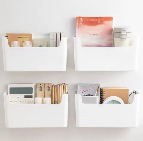 منظم جداري أنيق باللون الأبيض يُقدم حل لتنظيم مساح...