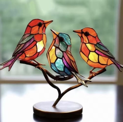 قطعة ديكور مميزة تضم طيور ملونة مصنوعة من الزجاج ا...
