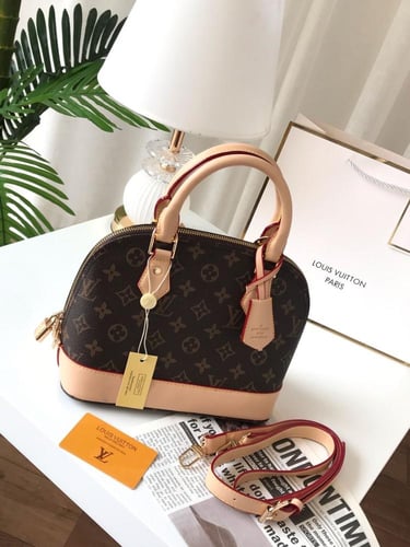 M. شنطة LOUIS VUITTON