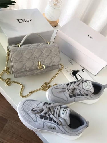 M. طقم Dior