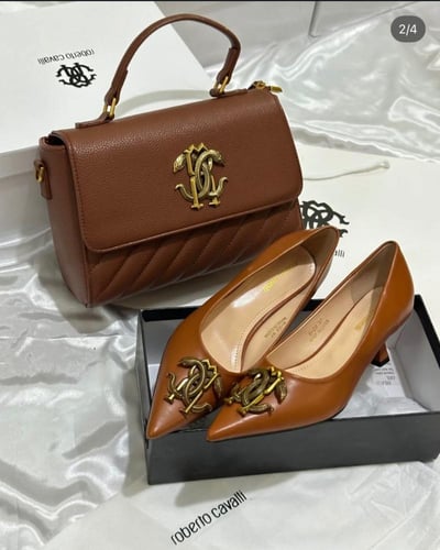 M. طقم Roberto Cavalli