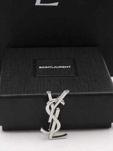 بروش ايف سان لوران