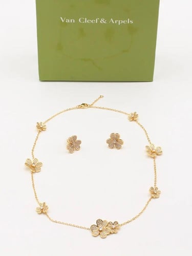 طقم فان كليف