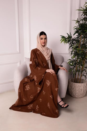 عباية مخمل شتوي بني