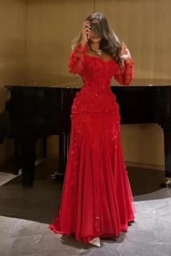 فستان سهره مزين بالورد بلون احمر