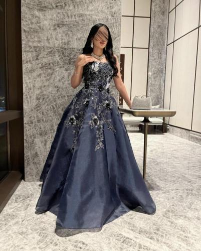 فستان ملكة بتطريز يدوي أنيق وجذاب