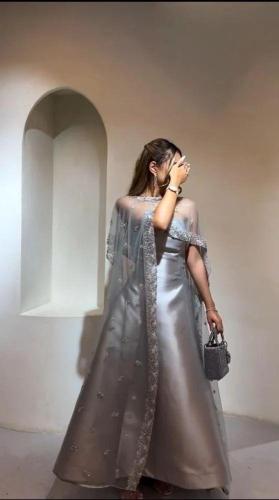 فستان سهره مع شال مطرز