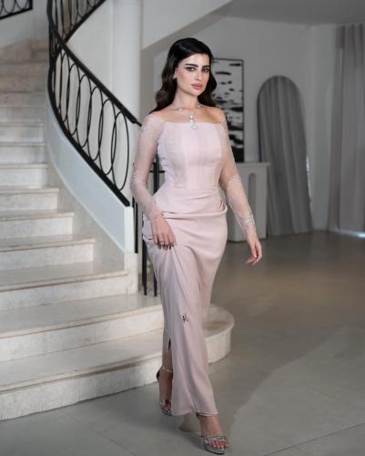 فستان سهرة طويل وناعم