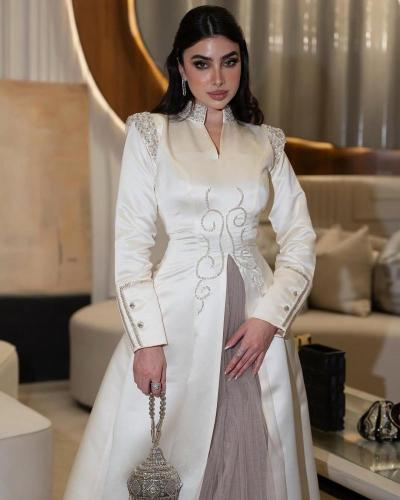فستان زواج ومناسبات مع تطريز كرستال أنيق
