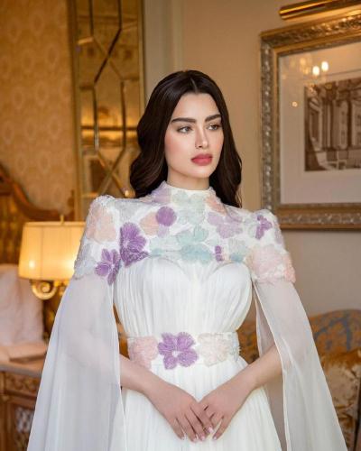 فستان انيق بتصميم حديث وعصري