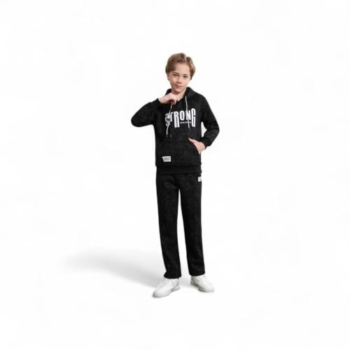 طقم أولاد رياضي أسود بقبعة (هودي) مع بنطال وطبعة S...