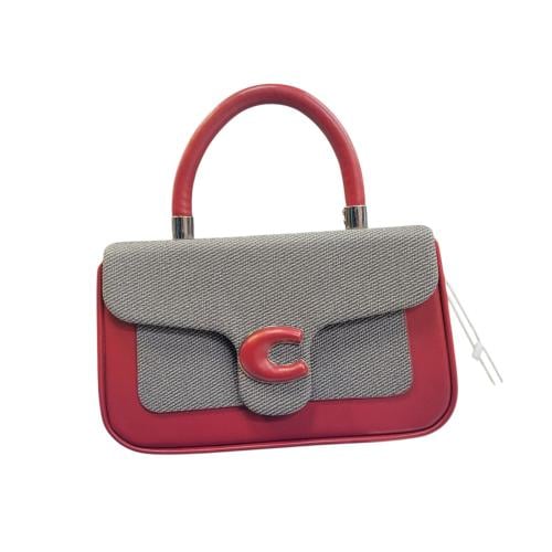 حقيبة نسائية باللون الأحمر بتفاصيل رمادية وقفل أما...