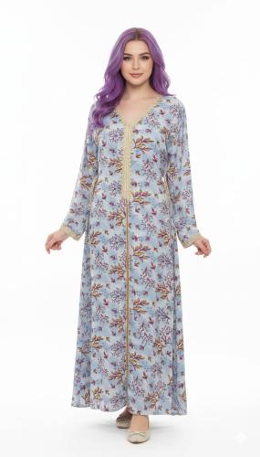 جلابية نسائية بنقشة أوراق فنية ناعمة بدرجات الأزرق...