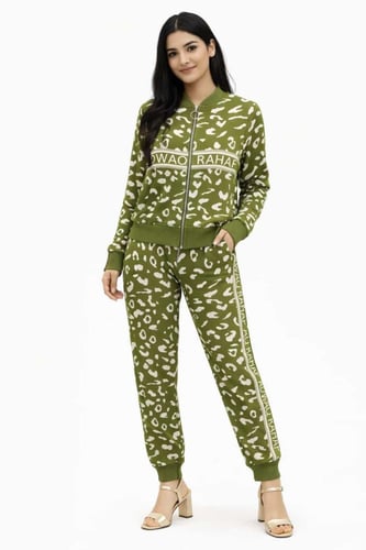 طقم رياضي نسائي أسود بنقشة عصرية وسحاب أمامي لإطلا...