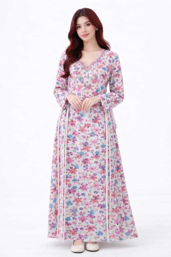 جلابية مخاور نسائية بنقشة زهور وردية وملونة لإطلال...