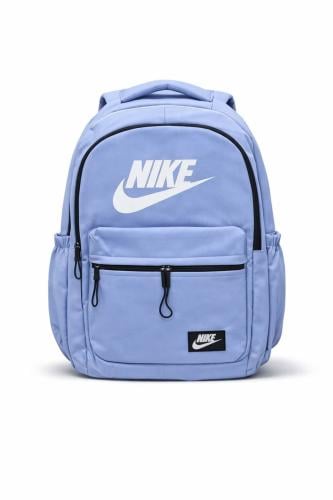 شنط ظهر Nike أزرق فاتح بتصميم رياضي عصري للاستخدام...