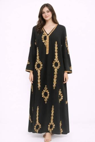 جلابية نسائية سوداء بتطريز ذهبي دائري فاخر ولمسة ت...