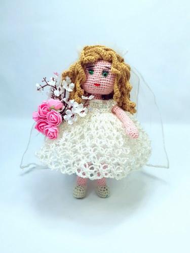 دمية عروسه كروشيه يدوية مصنوعة بحب وإتقان