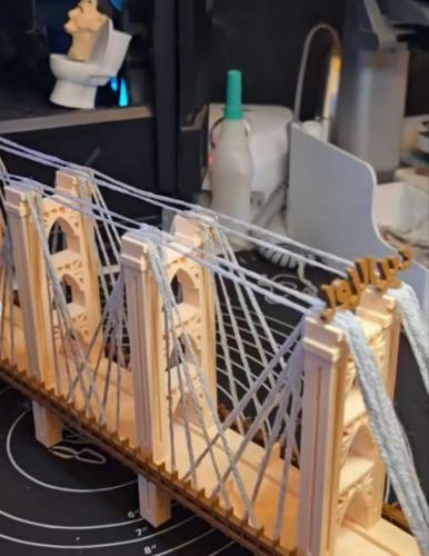 مجسم جسر دير الزور