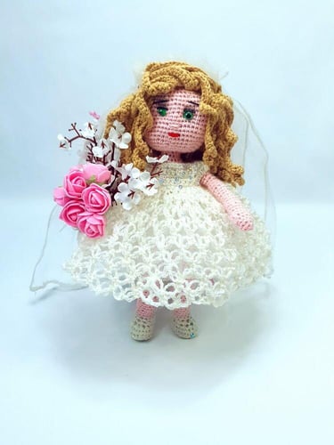 دمية عروسه كروشيه يدوية مصنوعة بحب وإتقان